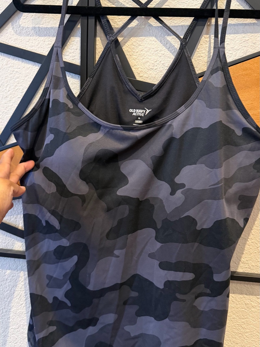 Old Navy Women's Gray and Black Camo Active Tank